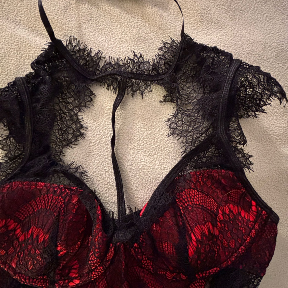 NWOT Red and Black Lace Teddy - Picture 3 of 5